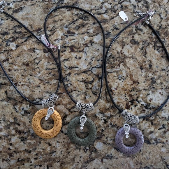 Handmade Lava Stone Aromatherapy Diffuser Necklaces - Olive Green - Picture 3 of 5